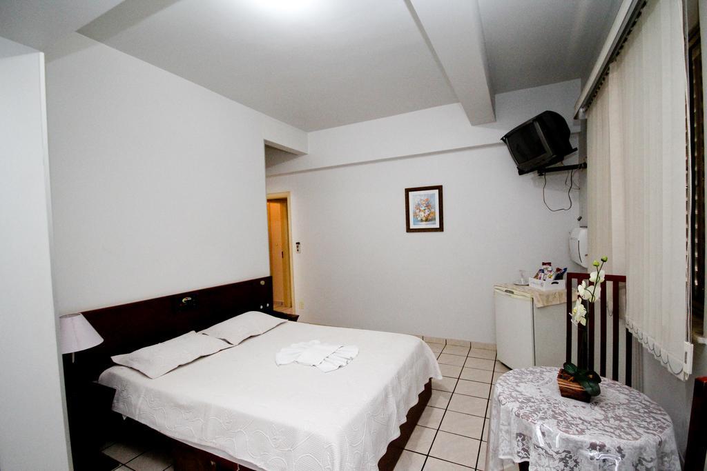 Alpha Ville Hotel Assis Pokoj fotografie